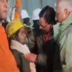 MAJDUR KO MALA PAHNATE CM
